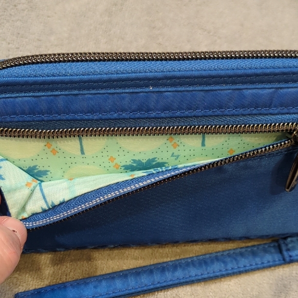 Lug Whirly RFID Wristlet Wallet - Azure Blue - NEW - Picture 5 of 15